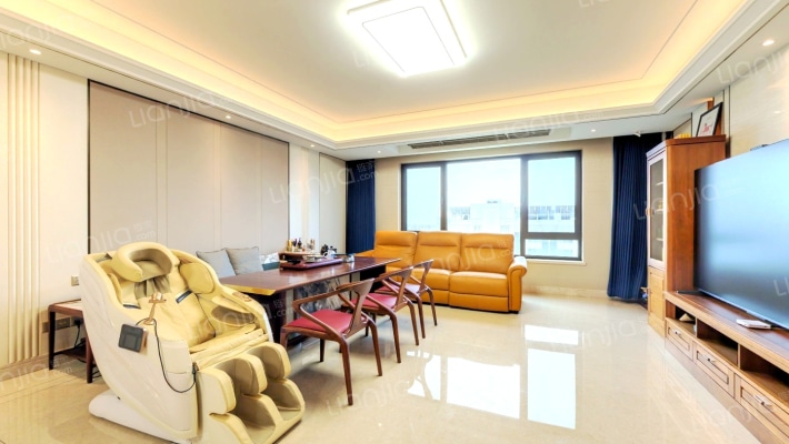 绿地海珀云翡二手房实景图