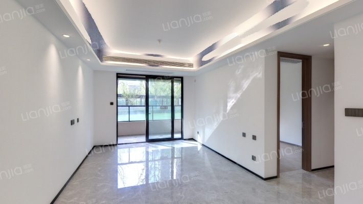 万科·翡翠之光二手房实景图