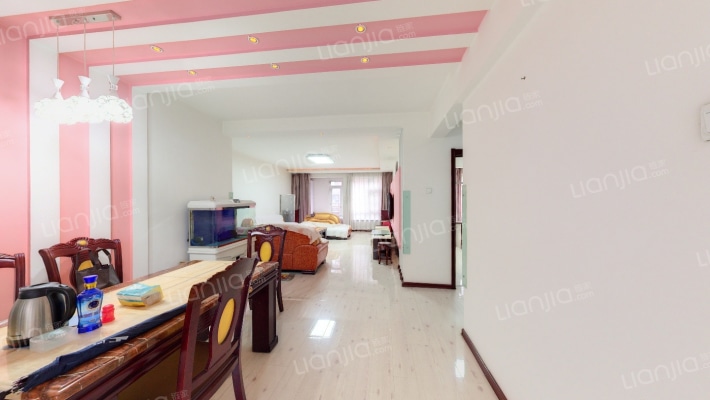 天嘉水晶城一期二手房实景图