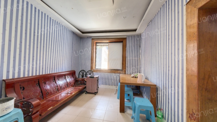 四公里街324号二手房实景图