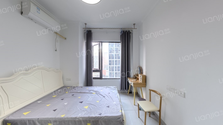 新城悦隽公园二手房实景图