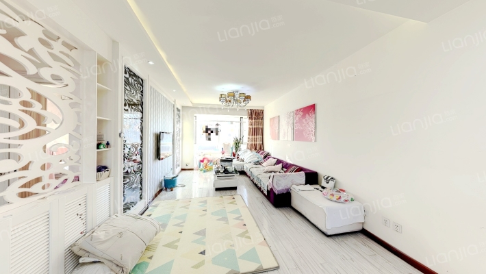 巴塞罗那皇家特区二手房实景图