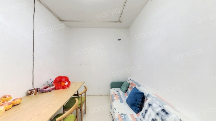 径都荷塘花苑二手房实景图