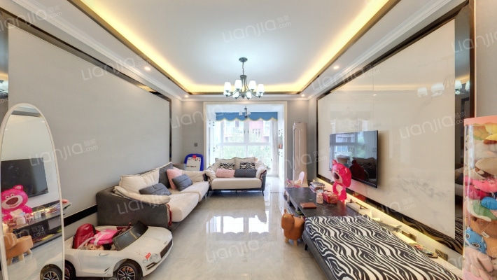 英国小镇彩舞园二手房实景图