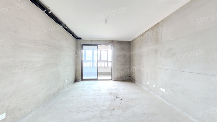 乐富强湖光秋色花园二手房实景图