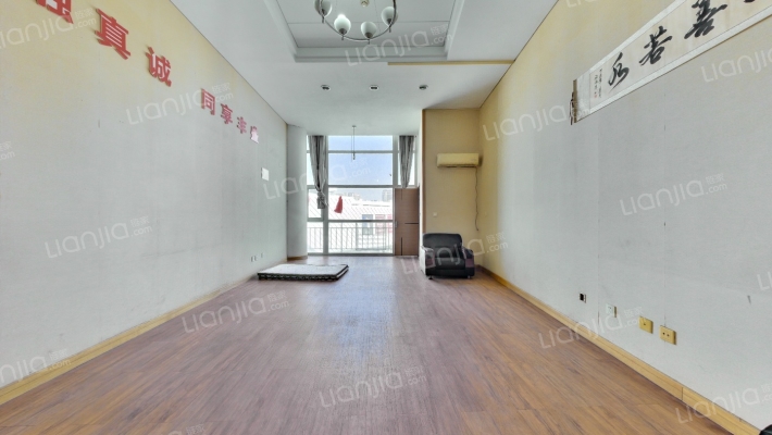 世正爱丽安二手房实景图