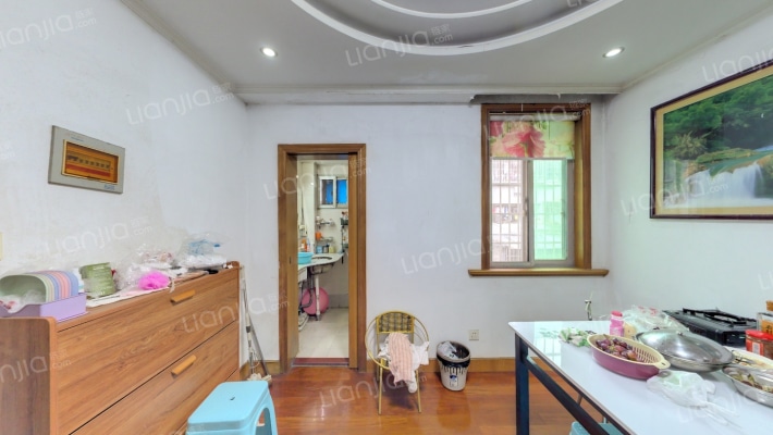 蔚斗新村新堰头二手房实景图