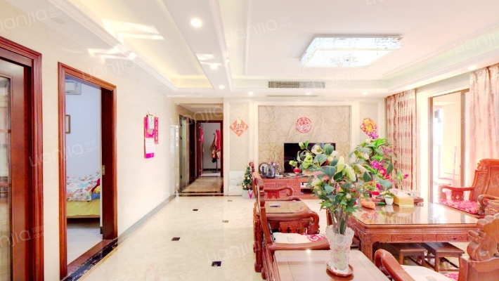 鸿晖依岸康堤二手房实景图