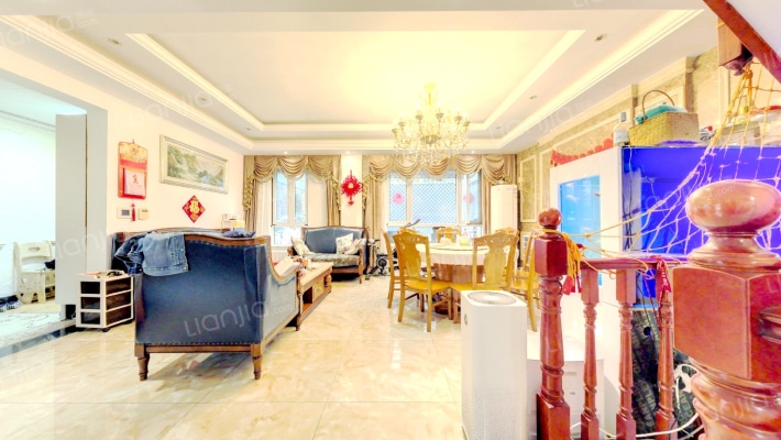 绿地金山名邸（别墅）二手房实景图