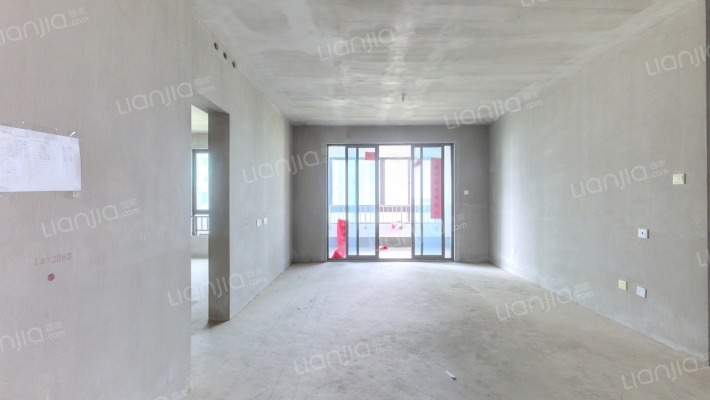 融创悦湖台二手房实景图