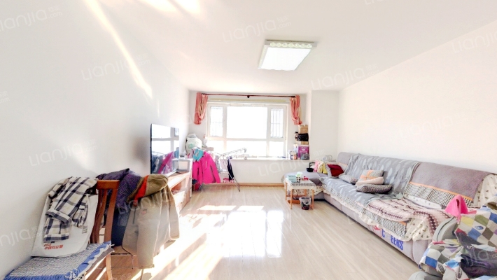 保利香槟二手房实景图