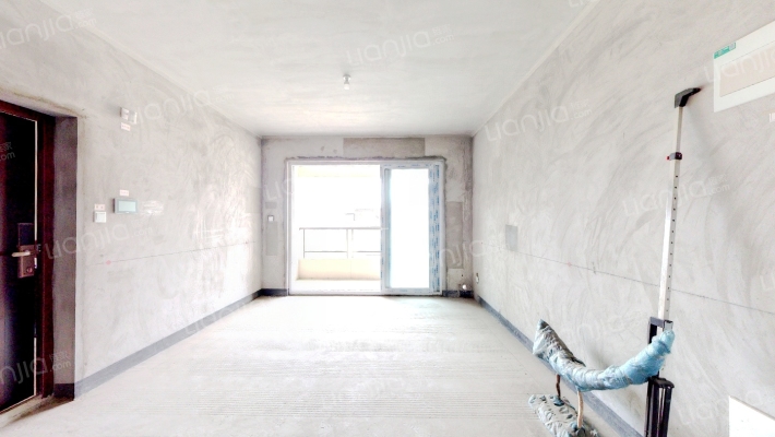 滨江春城溪岸二手房实景图