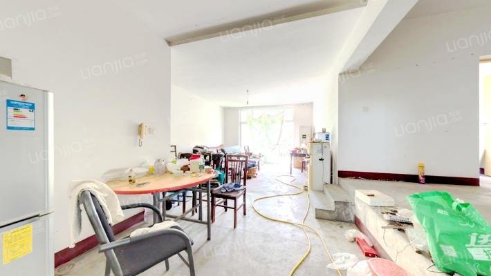 新秀花园二手房实景图