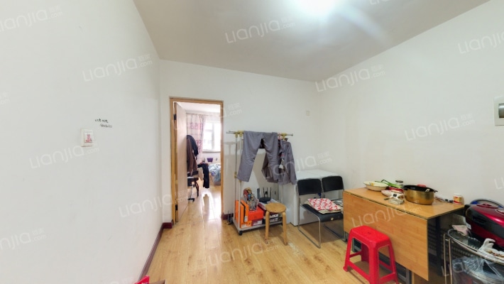 前进雅苑西区二手房实景图