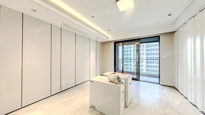 绿城桂冠东方三区二手房实景图