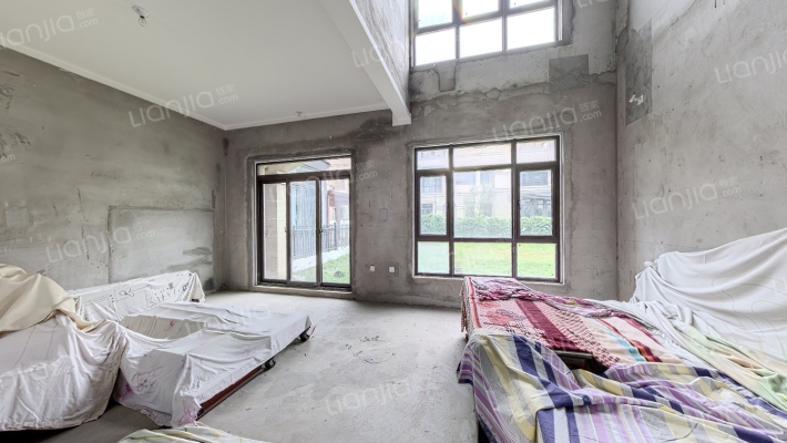 一湾湖墅二手房实景图