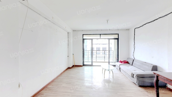 靖江镇黎明苑二手房实景图