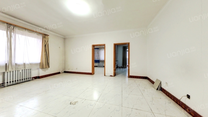 兴房苑小区二手房实景图