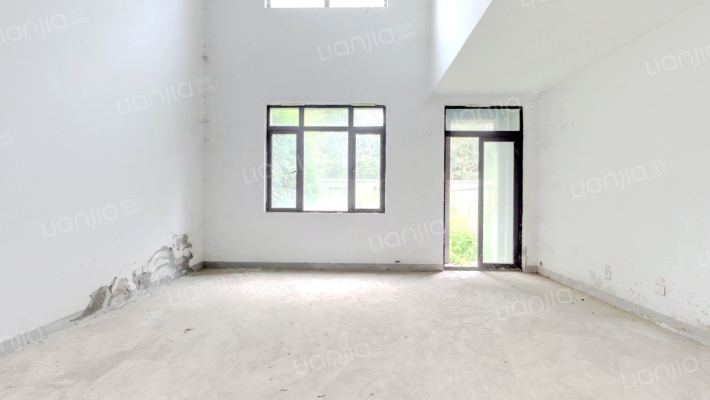 隆鑫72府二手房实景图