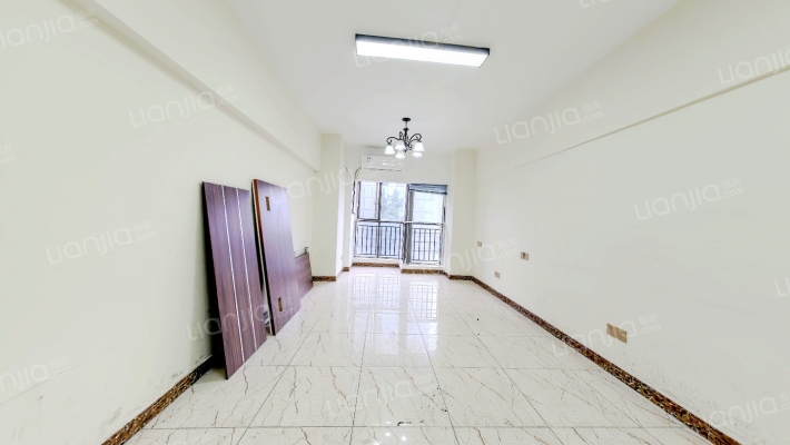 城市之光二手房实景图