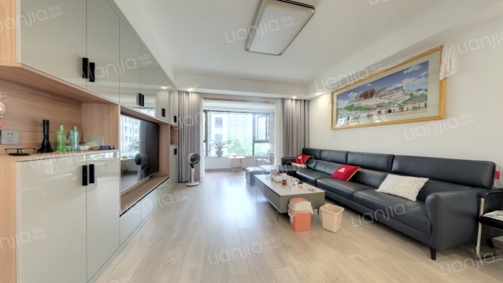 中建人居山水颐墅二手房实景图