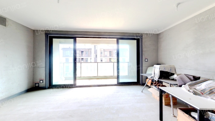 鸿园玫瑰园二手房实景图