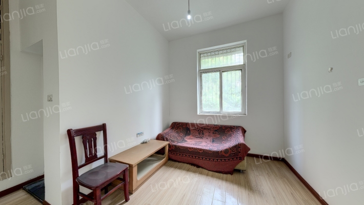 湖北建材宿舍二手房实景图