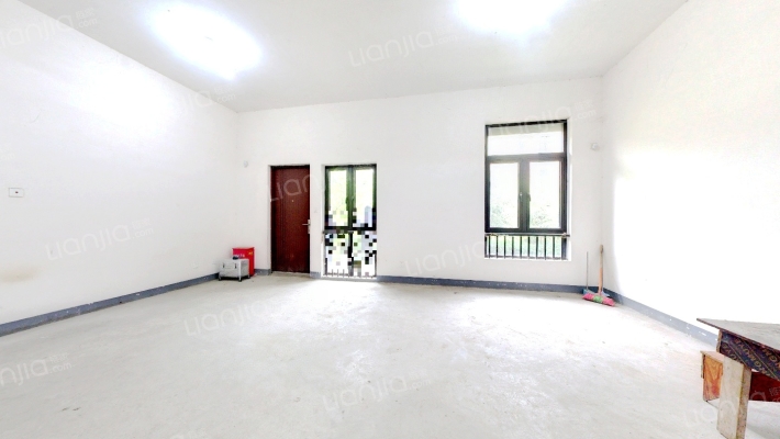 陆家嘴滴水涟岸一期二手房实景图