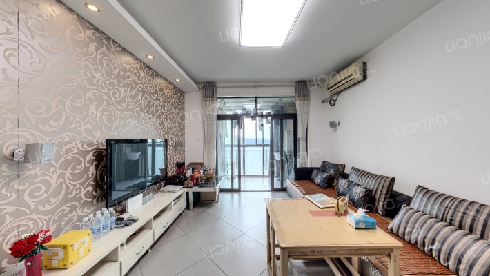 西点公园里二手房实景图