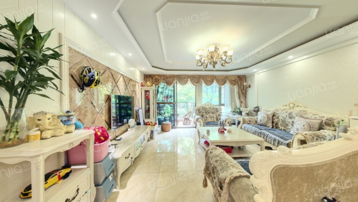 东骏湖景湾二手房实景图