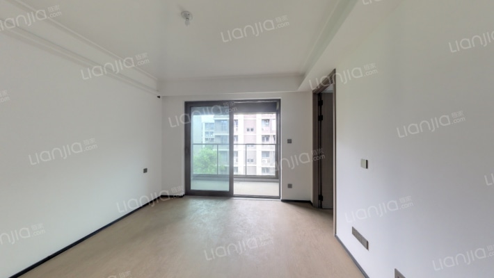 万科坤和·湛蓝云镜二手房实景图