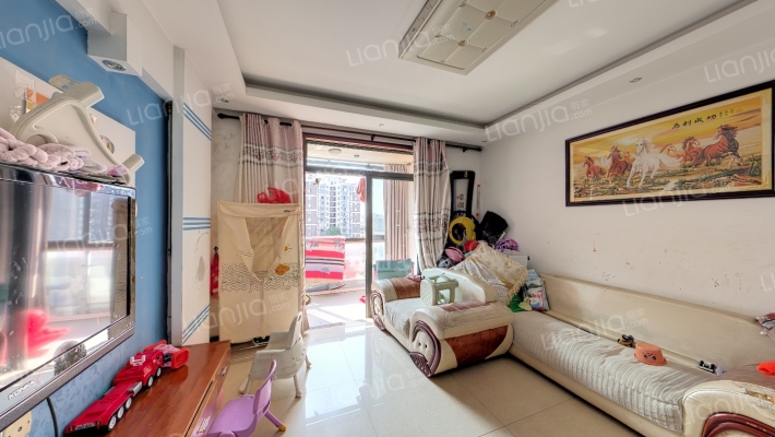 博泰魏玛峰尚一期二手房实景图