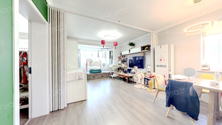 莲琼苑二手房实景图