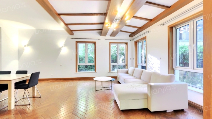 圣堡别墅二手房实景图