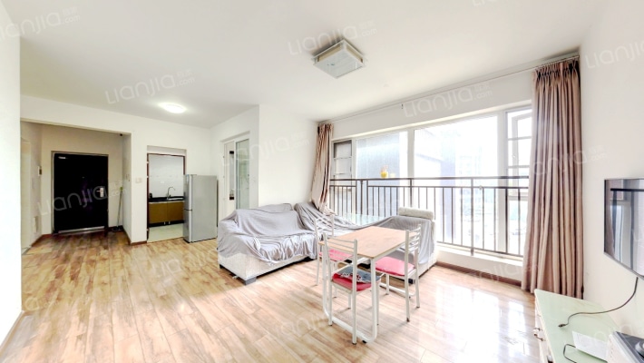 蓝光锦绣城二手房实景图