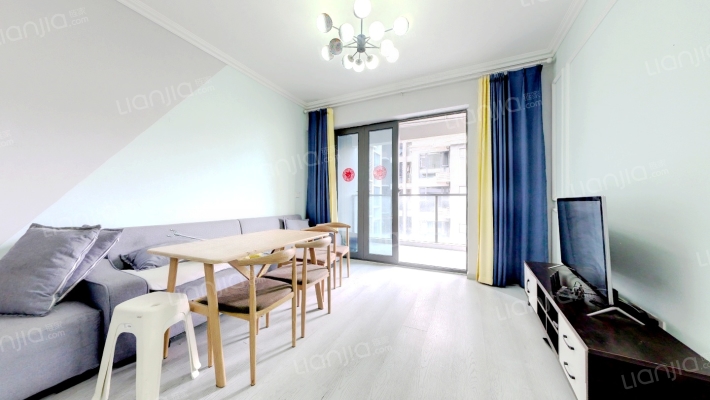 新力翡翠湾二手房实景图