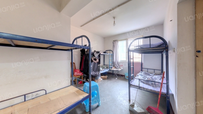 龙栖路644号二手房实景图