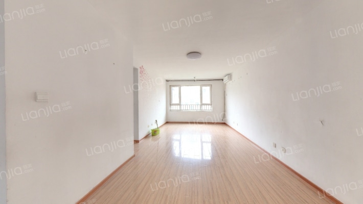 逸城山色二手房实景图