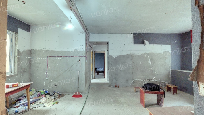 两山丽苑二手房实景图