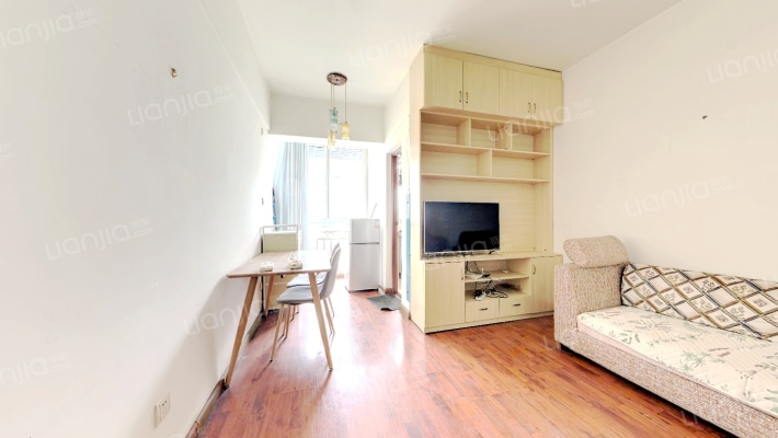 学邻名苑二手房实景图