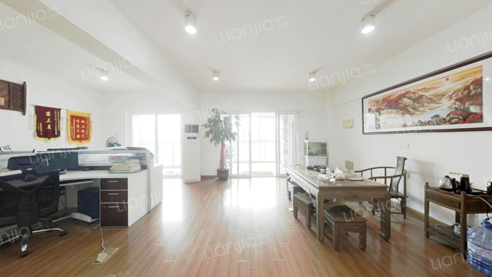 东方高尔夫花园B区二手房实景图