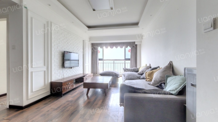 和信天骄府二手房实景图