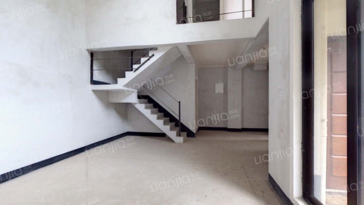 江山樾璞墅二手房实景图