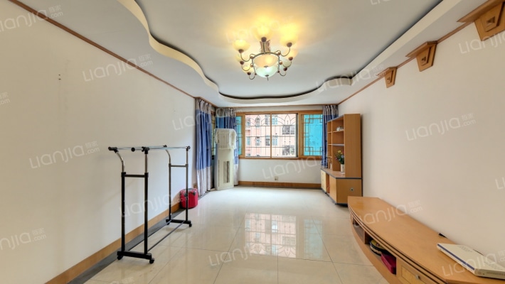 小河区政府集资楼二手房实景图