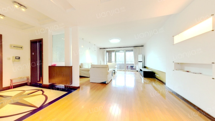 西郊宝成花苑二手房实景图