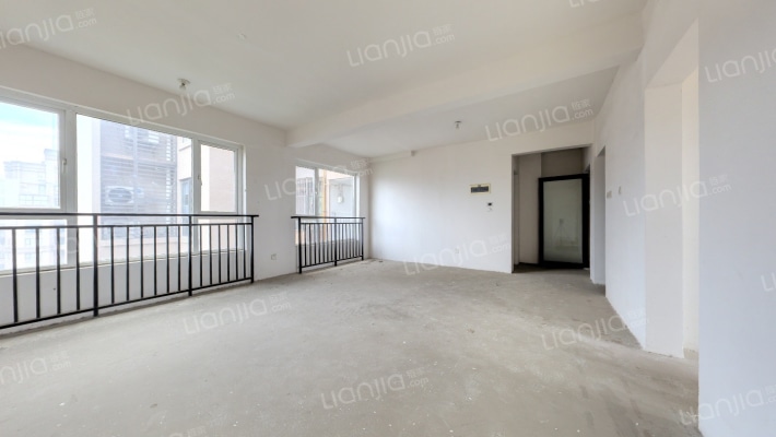 融创南湖逸家二手房实景图