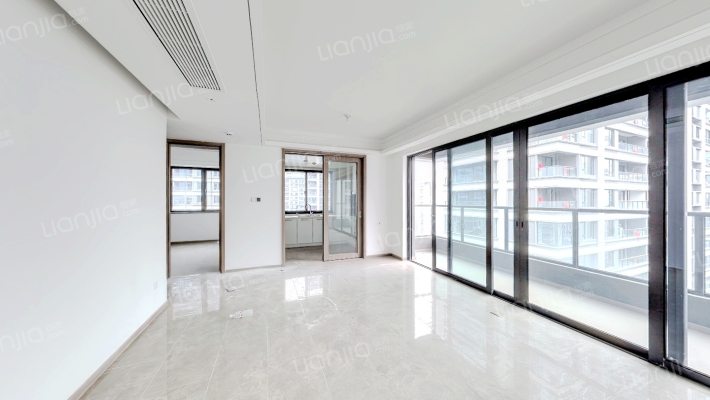 绿地潮悦江山城二手房实景图