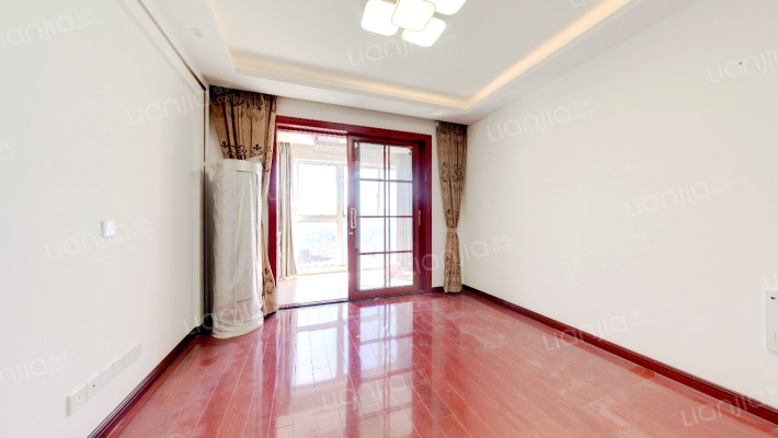 新里铂克花园二手房实景图