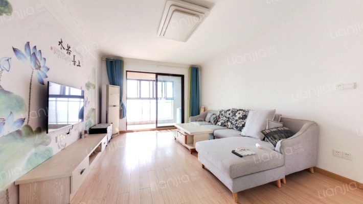 巴黎春天二手房实景图