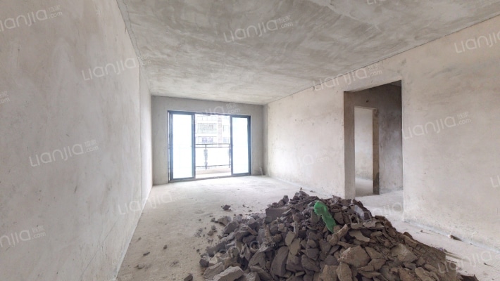 亚青城二手房实景图